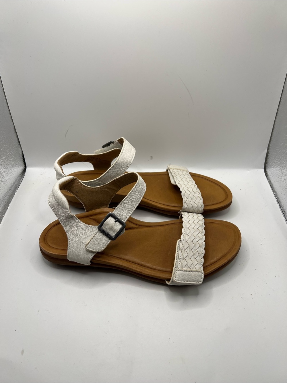 Aetrex White Braided Strap Sandals - Picture 10 of 11
